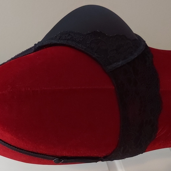 Victoria's Secret black underwire bra - Picture 5 of 6